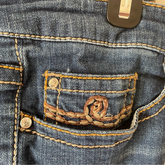 Seven7 Premium Blue Jeans - Picture 10 of 16